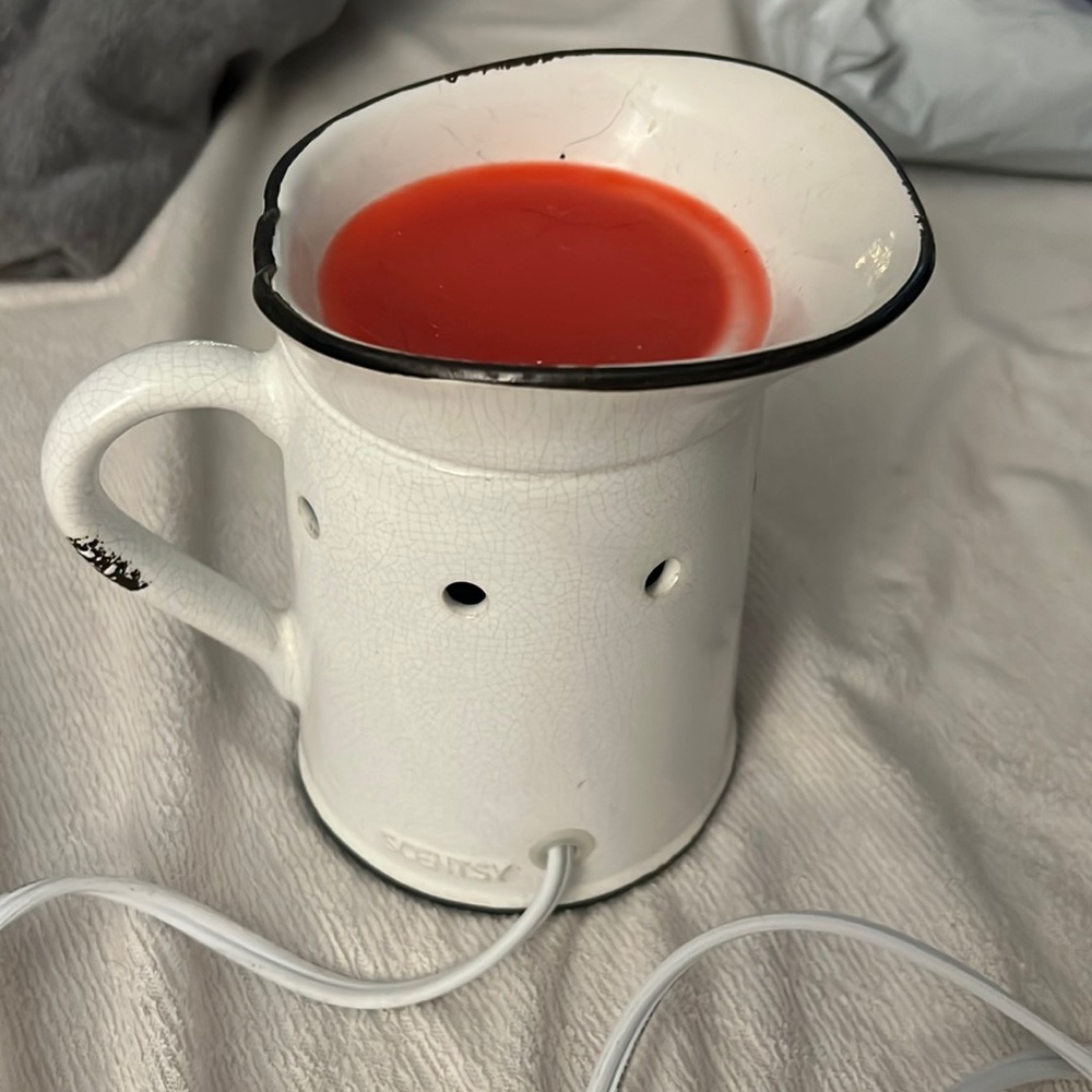 Scentsy Farmhouse Pitcher Tart Warmer